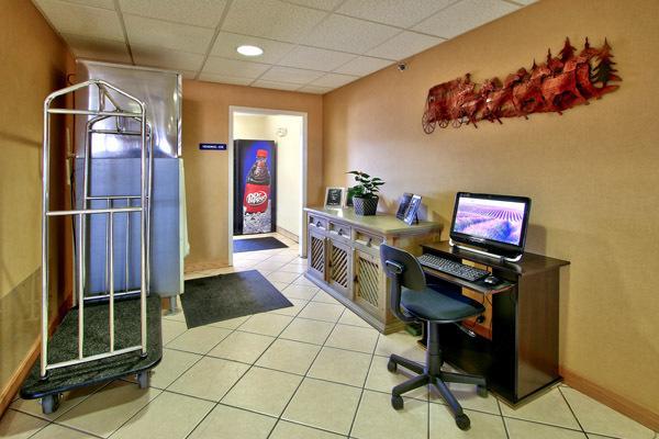 Western Skies Inn & Suites Los Lunas ภายนอก รูปภาพ